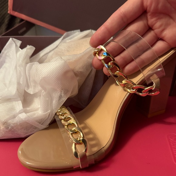 Gold chain heels - Picture 4 of 4